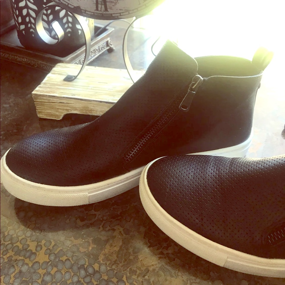 Steve Madden sneakers